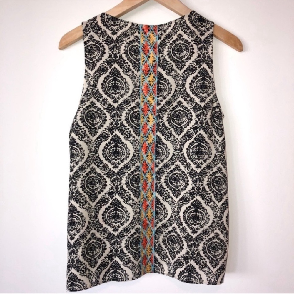 THML Embroidered Sleeveless Top NWT Women’s Size Small - Picture 3 of 9